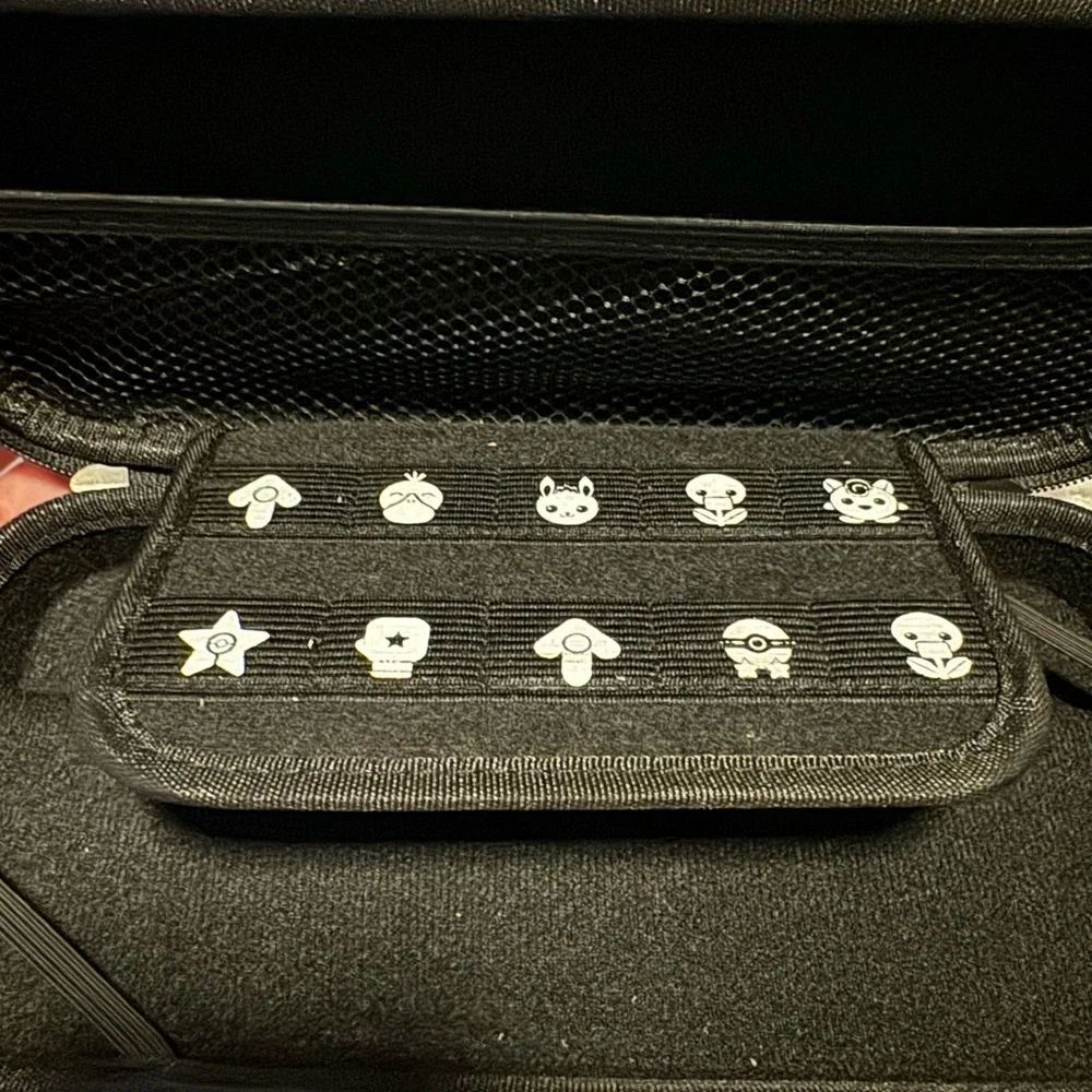 Pokémon Pikachu Poké Ball Switch Case